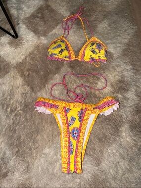 SHEIN Yellow Paisley Print Ruffle Bikini